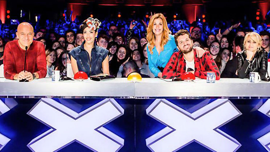 Giudici di Italia's got talent dietro il bancone per i voti